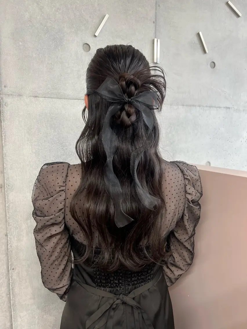 【ハーフアップヘアセット】￥4950 お呼ばれ・ライブなど特別な日に⟡.·*.の写真