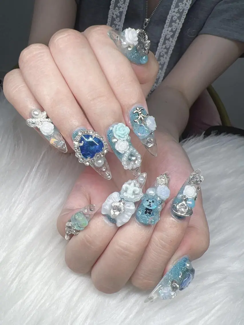 ネイル 長さ出し グラデーション 卒業式 キラキラネイル マグネットネイル Lee Nailsのネイルデザイン