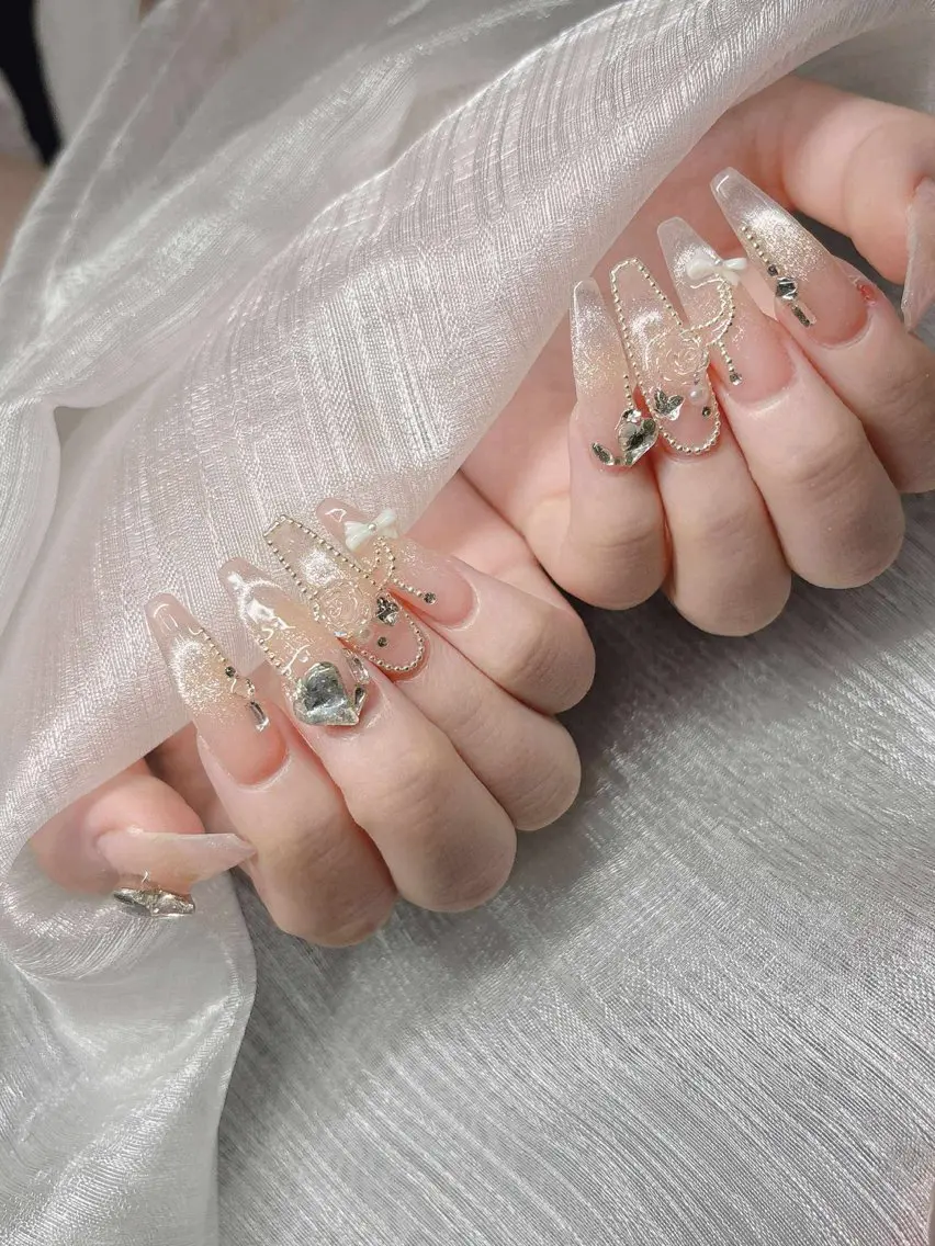 ネイル 長さ出し グラデーション 卒業式 キラキラネイル マグネットネイル ハンドネイル Lee Nailsのネイルデザイン