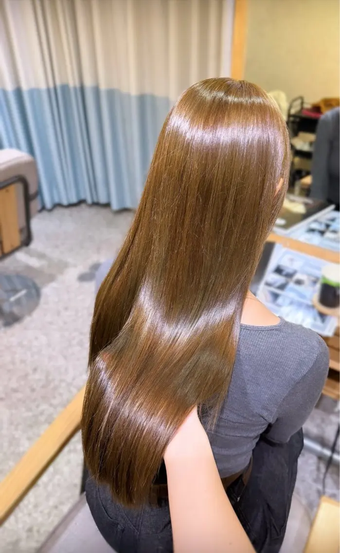 【明るくしたい方必見👀】(ケアカラー配合)ブリーチなしダブルカラー+トリートメント🎀ロング料金なし‼️1日3名限定の写真