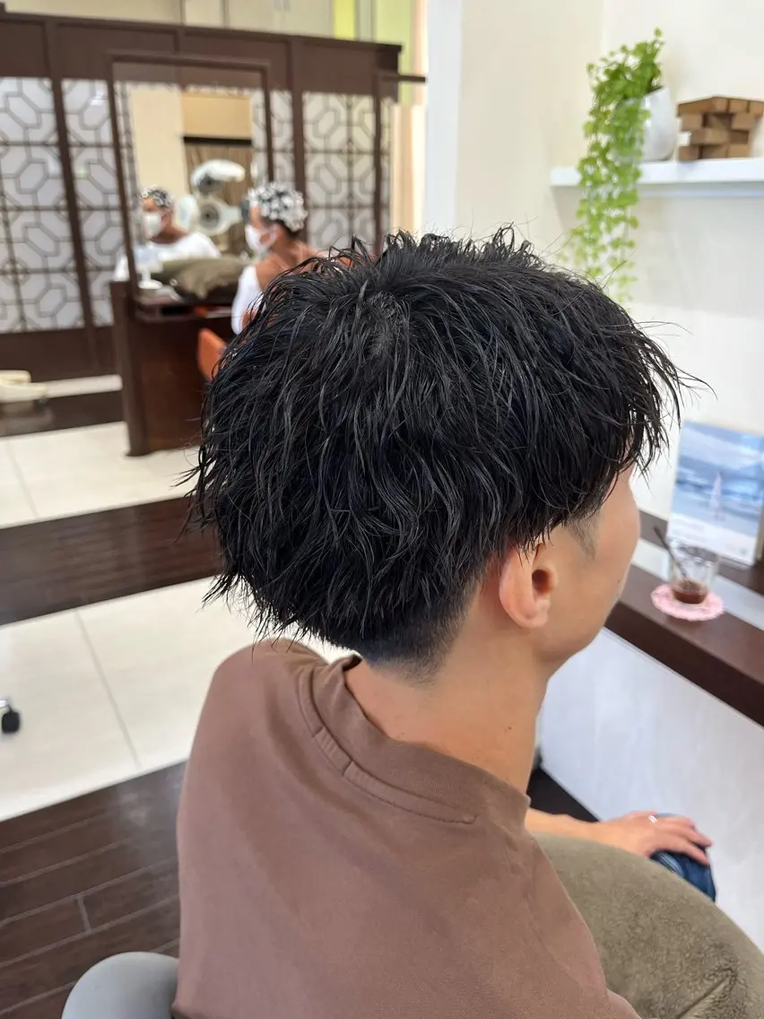 ショート パーマ メンズ センターパート メンズパーマ ツイストスパイラルパーマ スパイラルパーマ 🧊メンズ特化🧊 高木航希のヘアスタイル