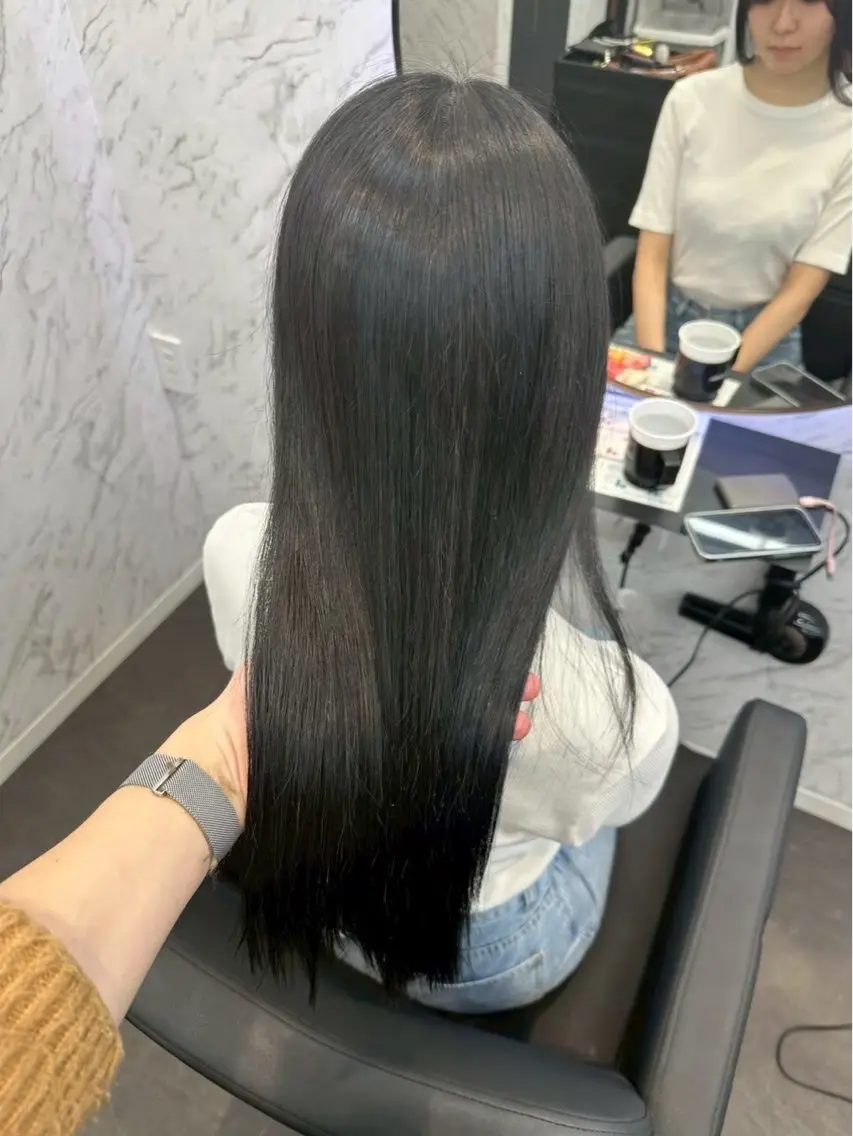 カラー 黒髪 ブルーカラー ブルーブラック 透明感カラー 韓国風カラー ⋆✦ Leon カット¥1100‼️のヘアスタイル