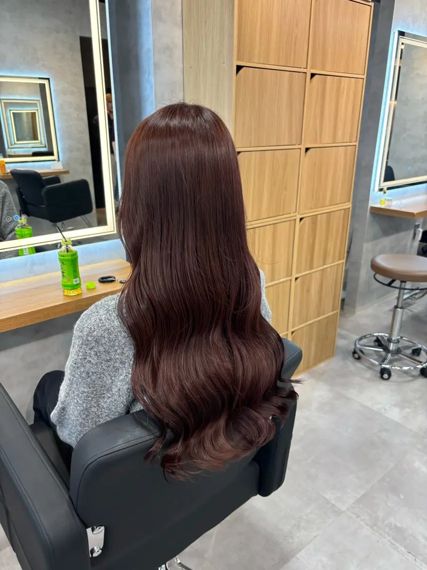 ロング パーマ ヘアアレンジ 透明感ブリーチカラー 🌈TOMOHIROのヘアスタイル