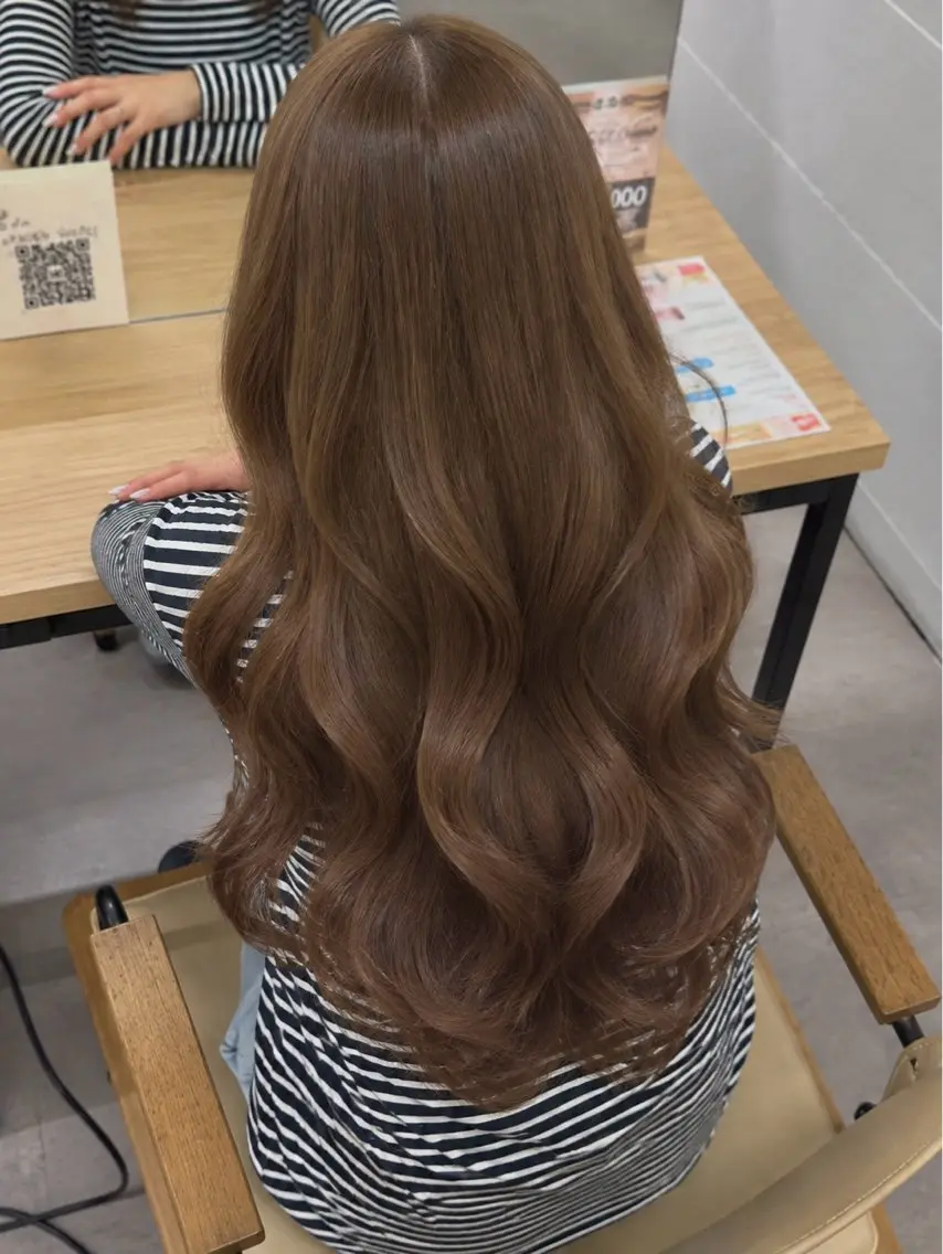 ロング カラー ベージュカラー ブリーチ ラテベージュ カット ヘアカラー トリートメント 京谷 日向のヘアスタイル