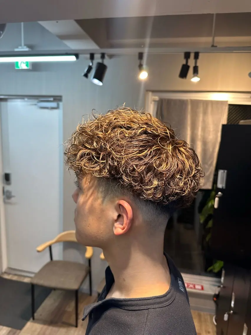 カラー パーマ メンズ カット パーマ 🇺🇸大宮パーマ 波巻き/ツイスパのヘアスタイル