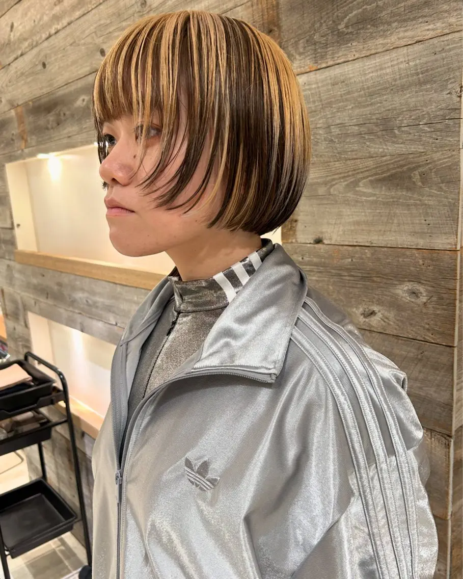 ショート カラー ハイライトカラー ハイライト カット ヘアカラー トリートメント 村上雅人 ナチュラルモードのヘアスタイル