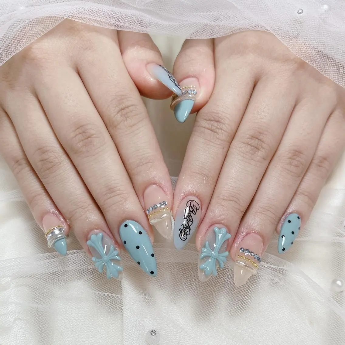 ネイル 持ち込み オフィスネイル スカルプネイル ハンドネイル ハンドケア 🦋 MiKi 🦋 ネイルサロンのネイルデザイン
