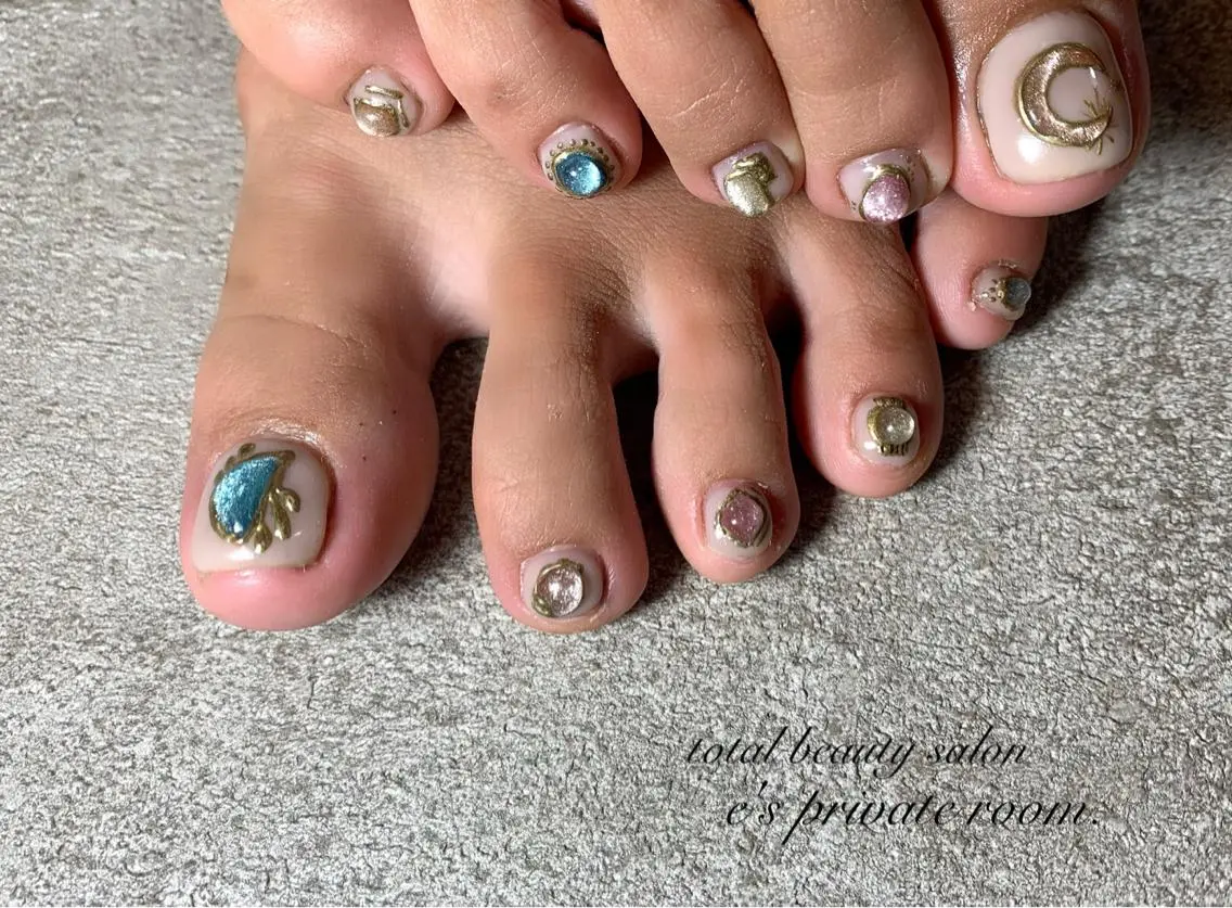 ネイル LAVISH 大和店 🤱子連れ大歓迎のネイルデザイン