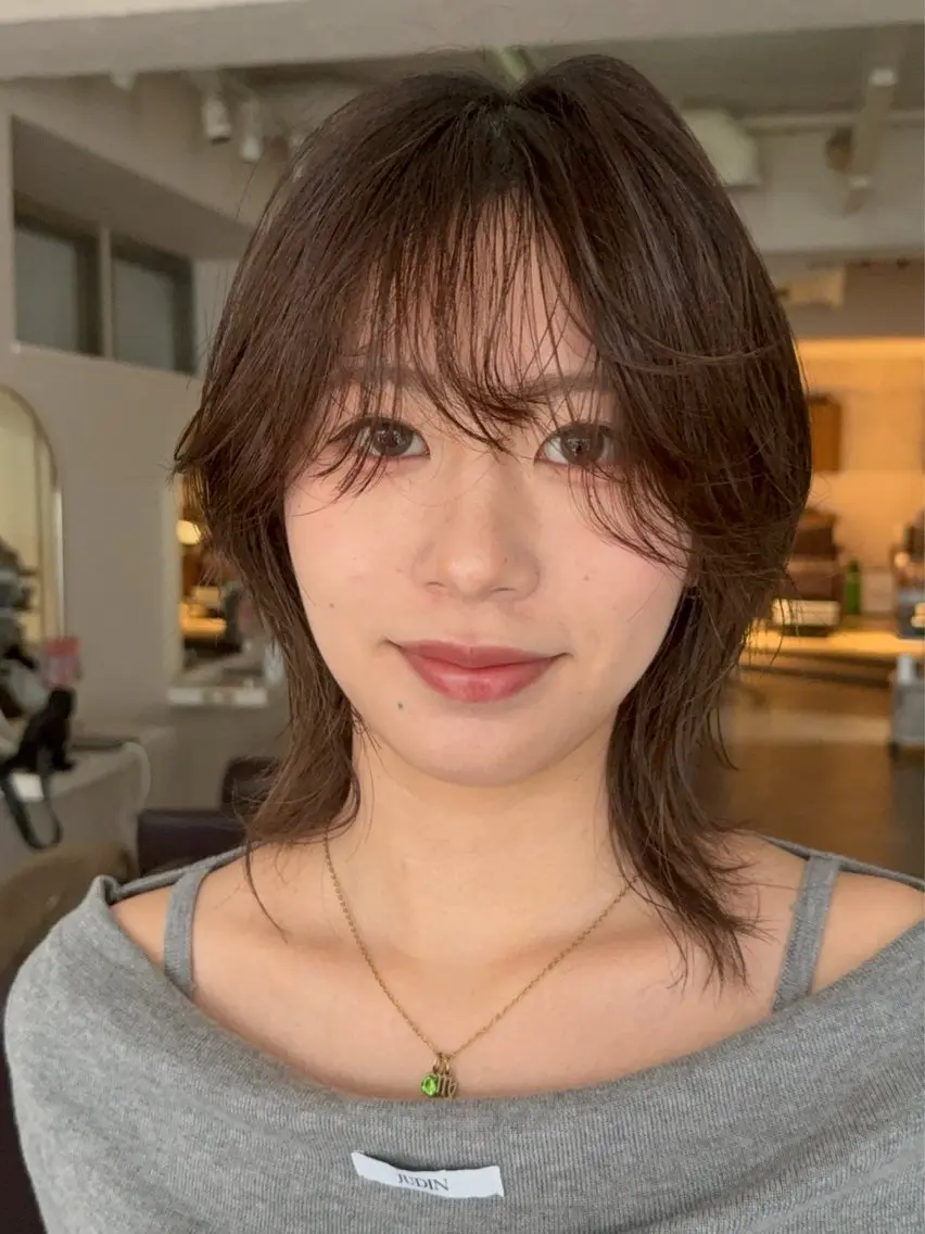 ミディアム ハッシュカット 韓国レイヤー 🎀ダブルカラーのヘアスタイル