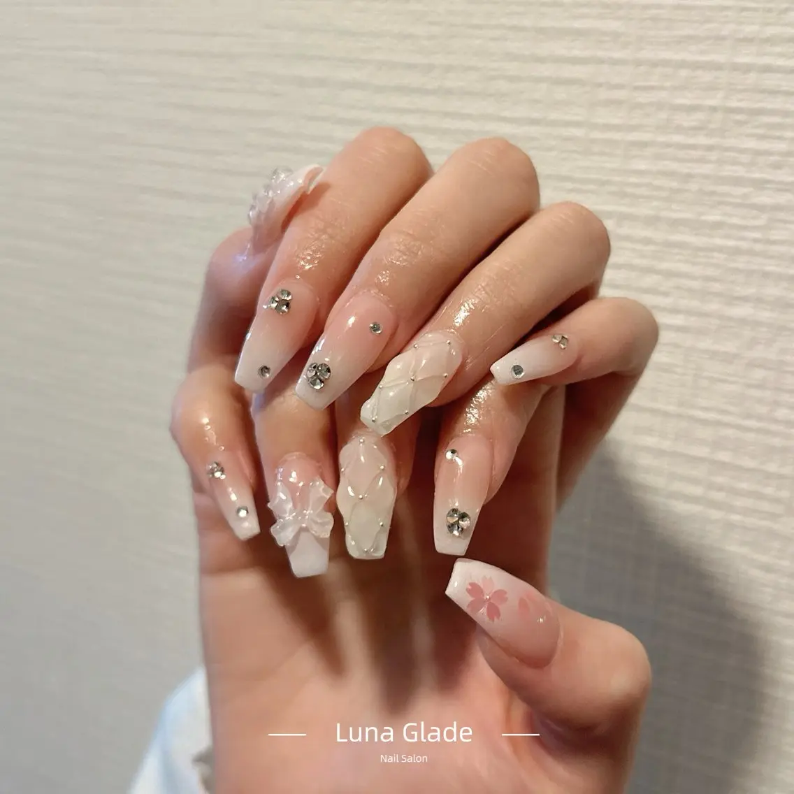 ネイル ハンドネイル Luna Gladeのネイルデザイン