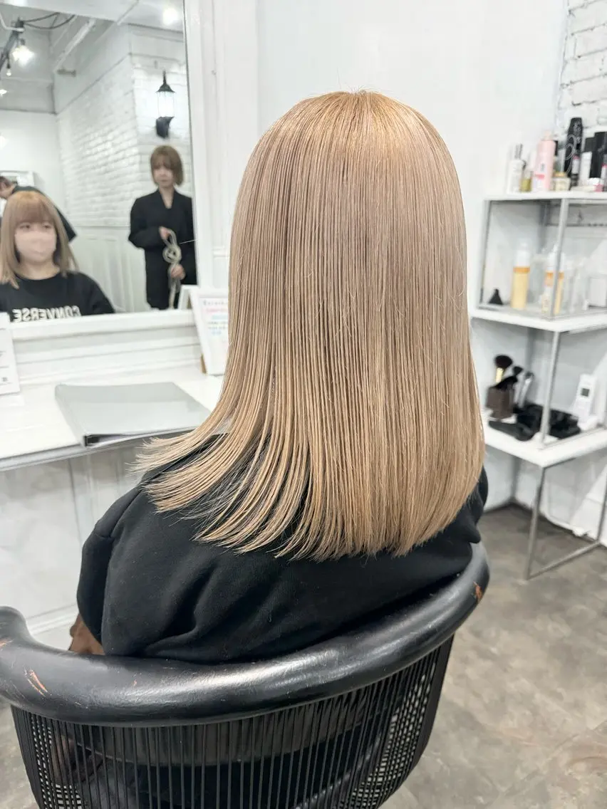 ミディアム カラー バレイヤージュ ミストバング ベージュカラー ブリーチ 抜きっぱなしブロンド 札幌ブリーチカラー/ ダブルカラー/ドイのヘアスタイル