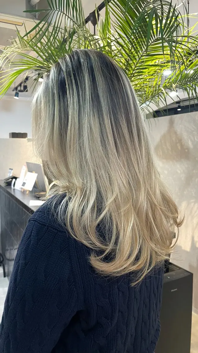 ロング Merlyosaka 早川未来のヘアスタイル