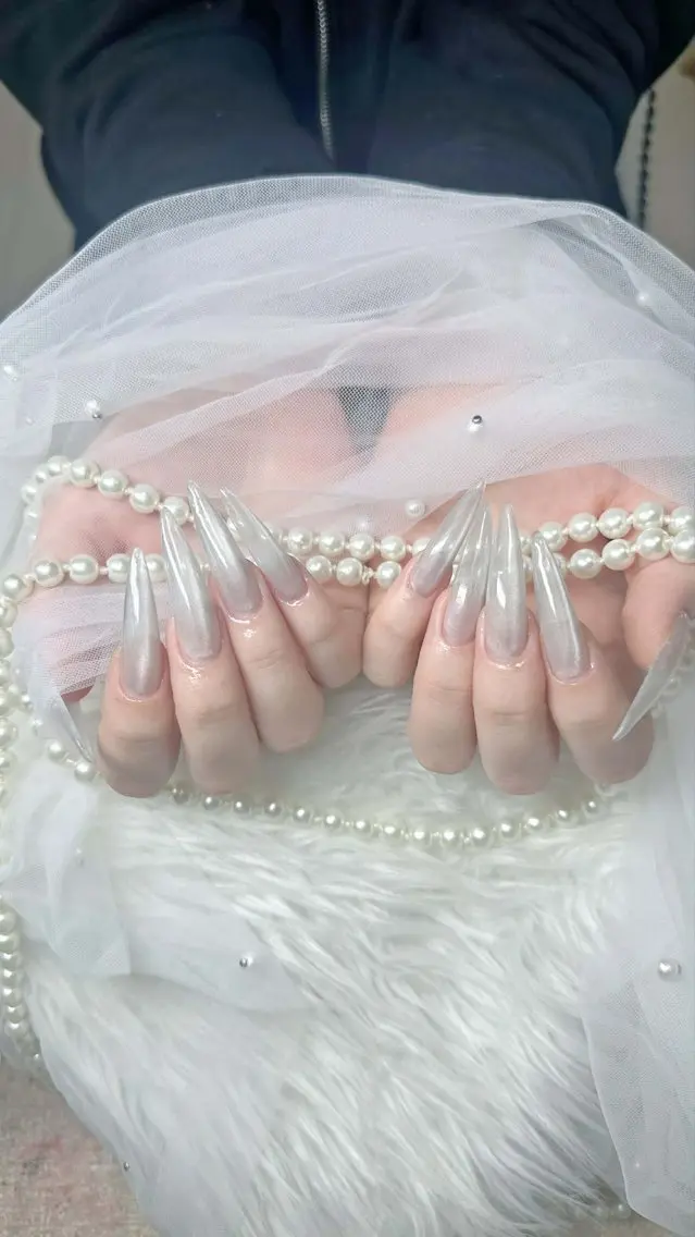 ネイル オーロラネイル フレンチネイル ジェルネイル ハロウィン キラキラネイル ハンドネイル H.baby Nail Salonのネイルデザイン