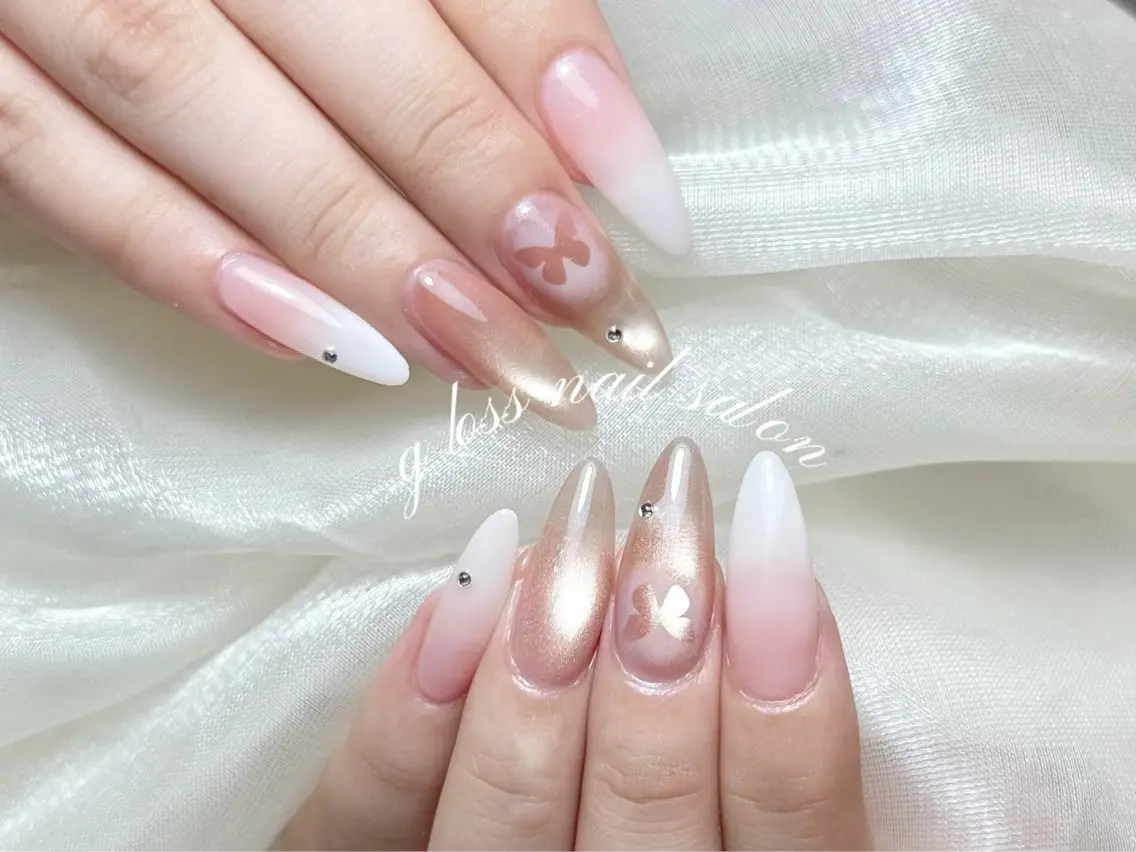 ネイル りこ🫧 gloss nailのネイルデザイン