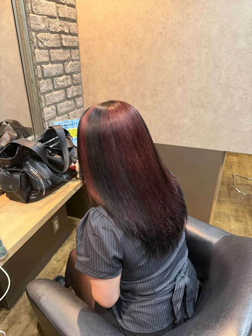 セミロング カラー 畑内 花凛のヘアスタイル