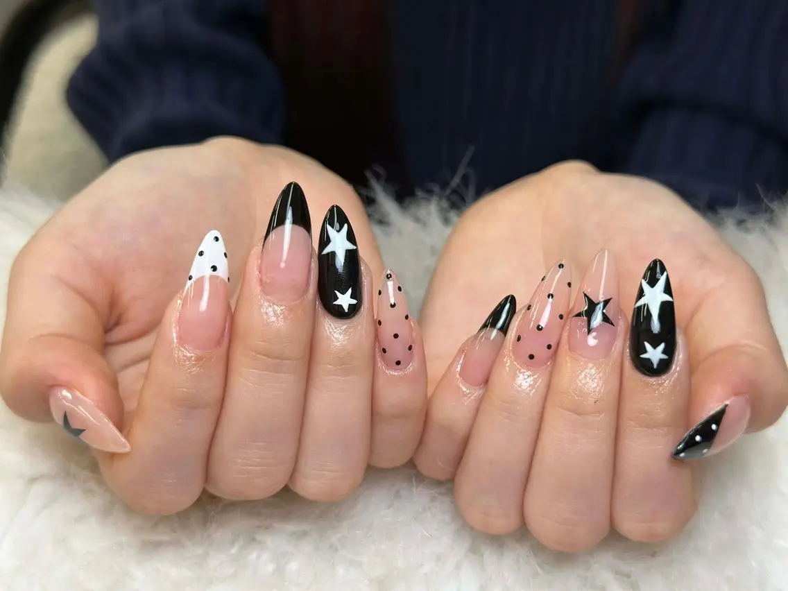 ネイル フレンチネイル ジェルネイル ガーリー 韓国ネイル ロングネイル ハンドネイル NieNail Nezukoのネイルデザイン