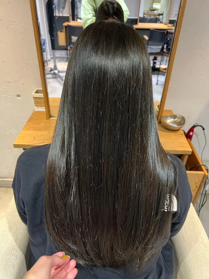 ロング カラー ヘアカラー トリートメント ブルームヘアデザイン かこ。のヘアスタイル