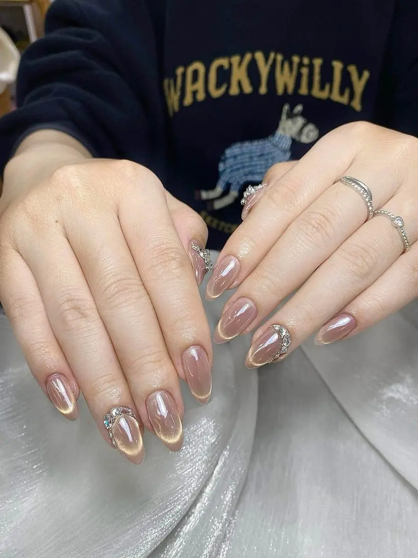 セミロング T&D NailSalonのネイルデザイン