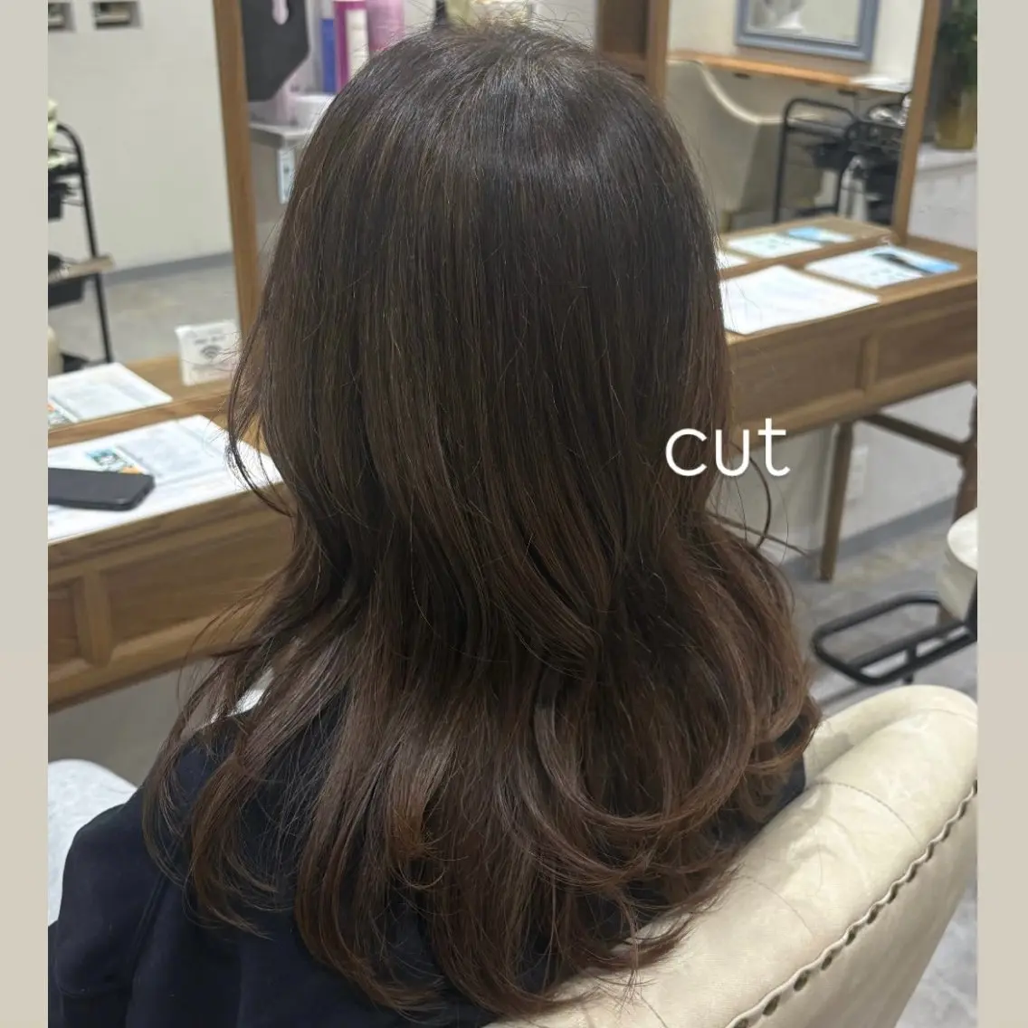 セミロング くびれヘア 韓国風ヘア レイヤーカット 谷口 綾架のヘアスタイル