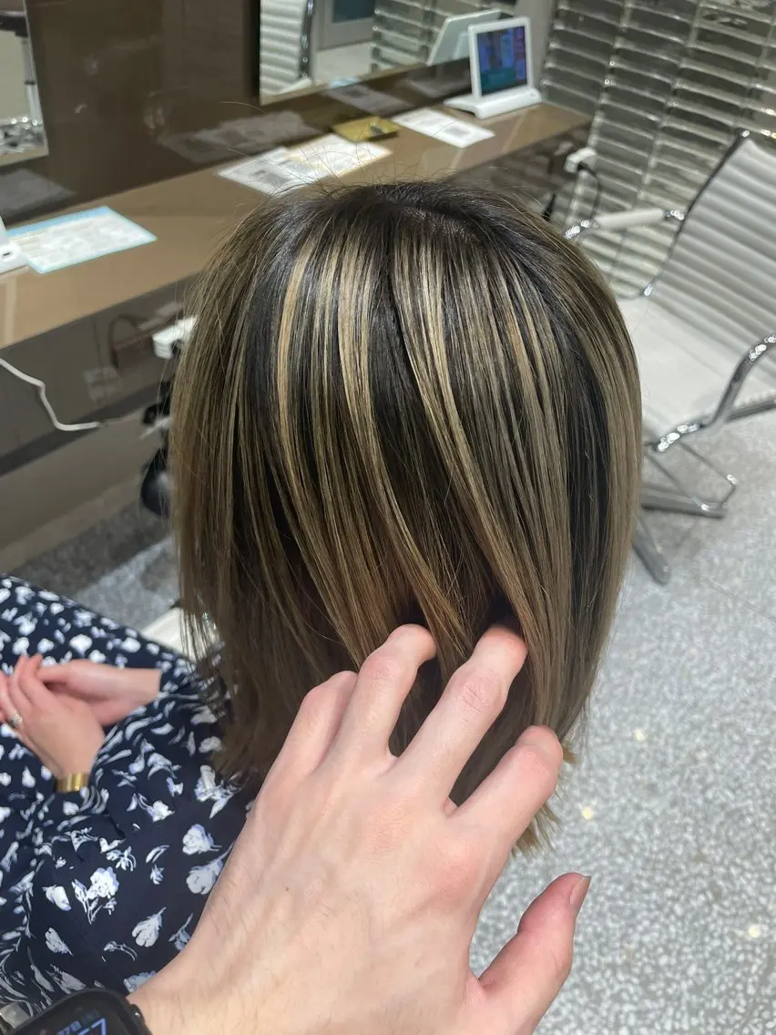 ブリーチ込バレイヤージュカラーの写真
