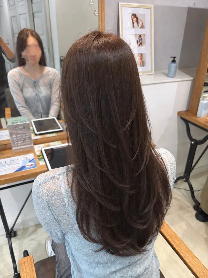 セミロング カット ヘアカラー ケアブリーチ🍒 YUIのヘアスタイル