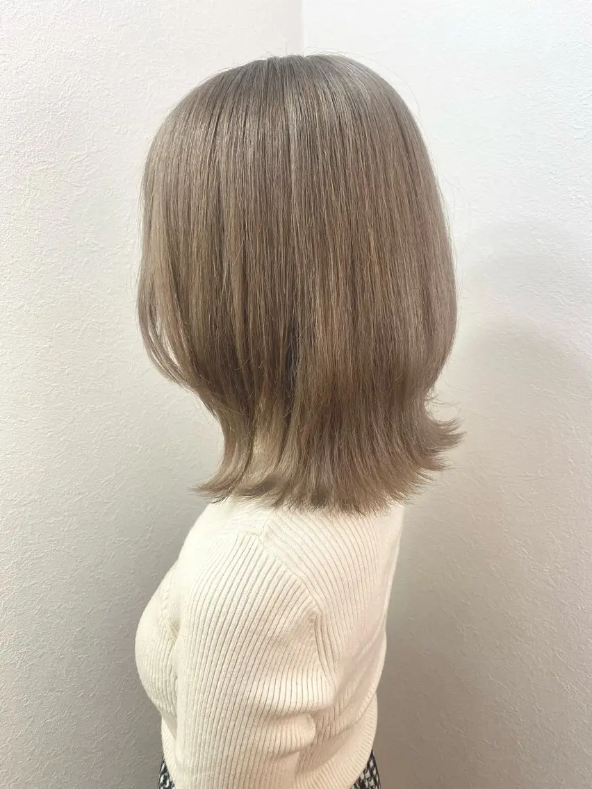 カラー 🪽ハイトーン🏹 ブリーチ🫧海志🍿のヘアスタイル