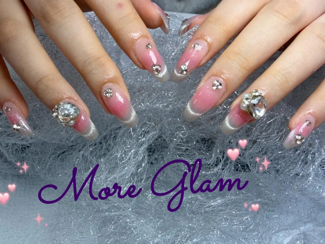 ネイル 長さ出し フットネイル フレンチネイル ジェルネイル ガラスフレンチ More Glam 池袋東口店のネイルデザイン