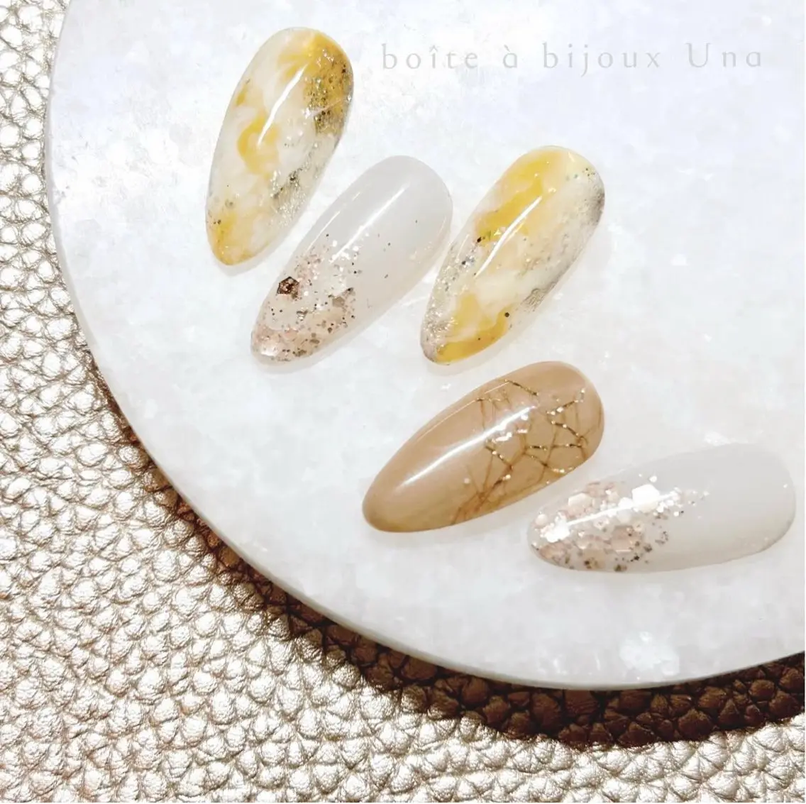 ネイル ラメ(グリッター) 春ネイル 黄色 boite a bijoux Unaのネイルデザイン