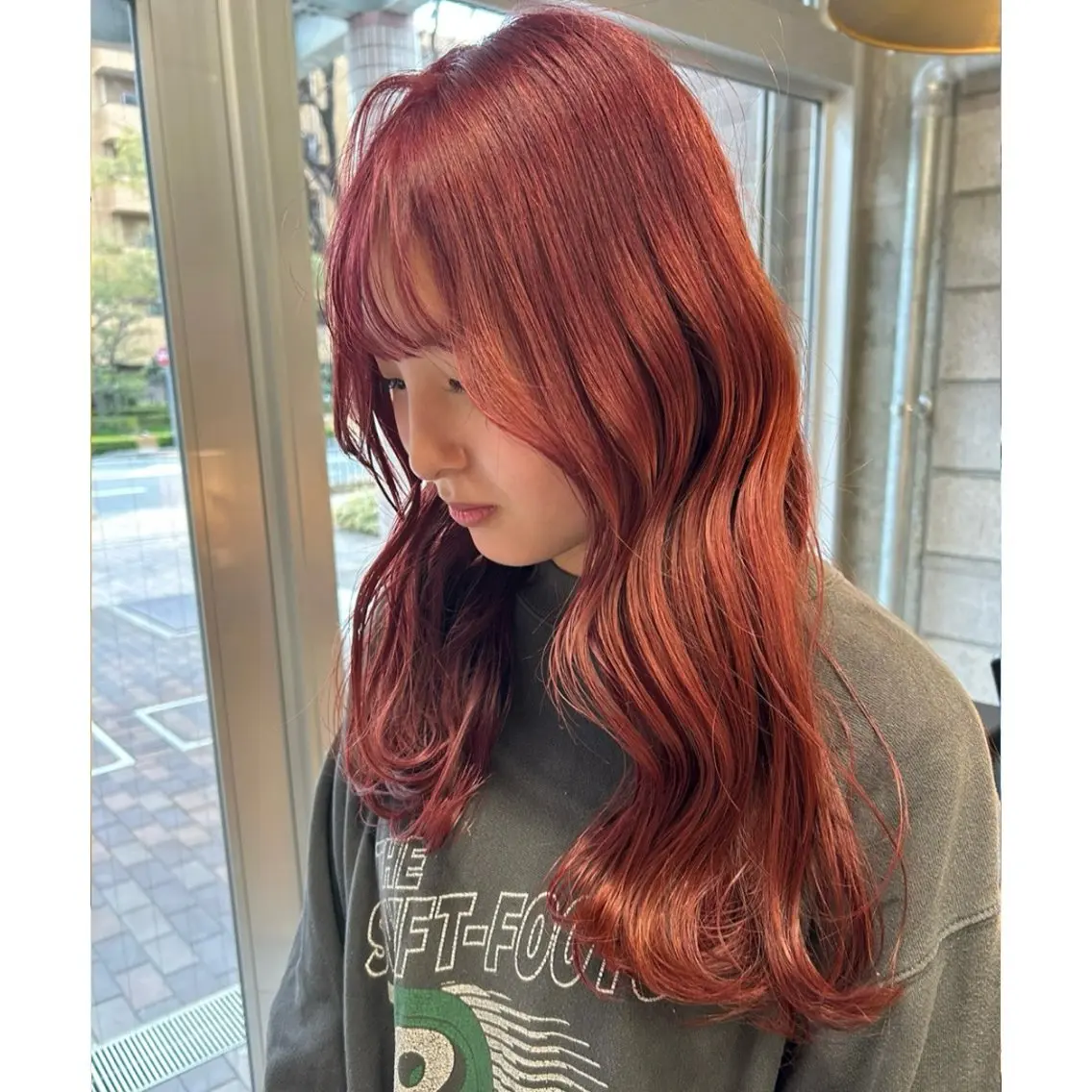 カラー ヘアカラー カエデ🐬 カットカラーモデルのヘアスタイル