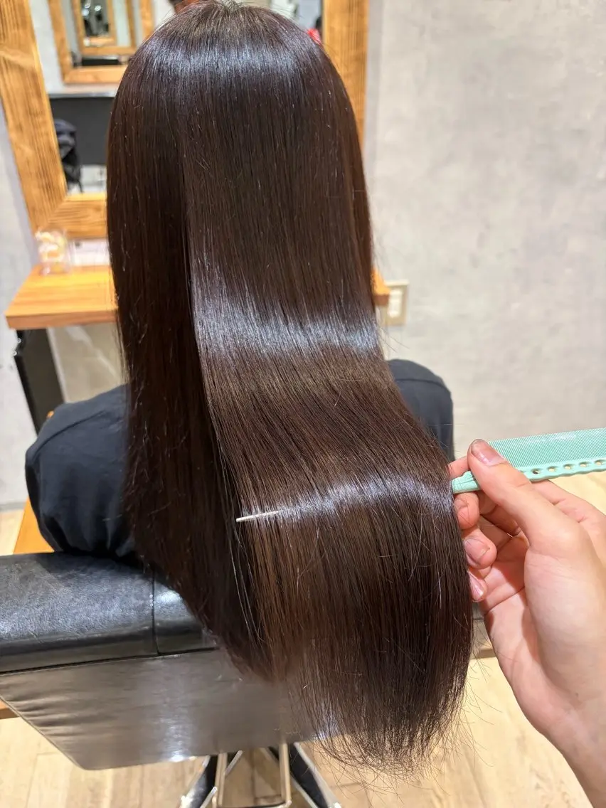 カラー Lynn Moana Renのヘアスタイル