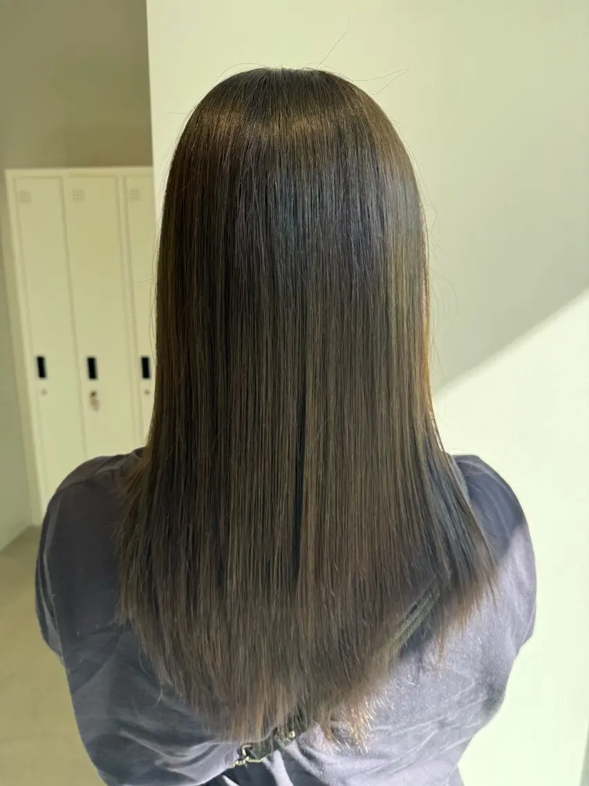 ロング 井手上 陽菜のヘアスタイル