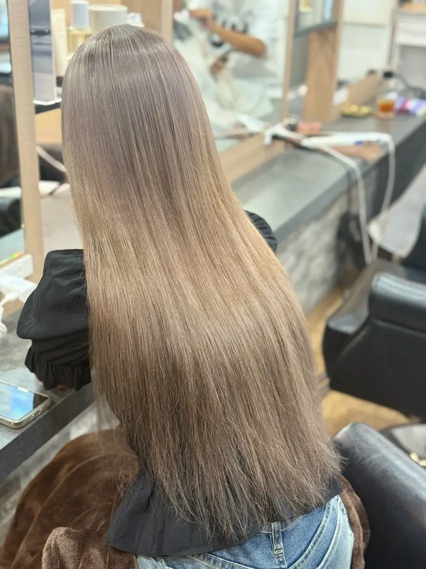 ロング カット ヘアカラー エクステ RIEブリーチ& エクステ特化型のヘアスタイル