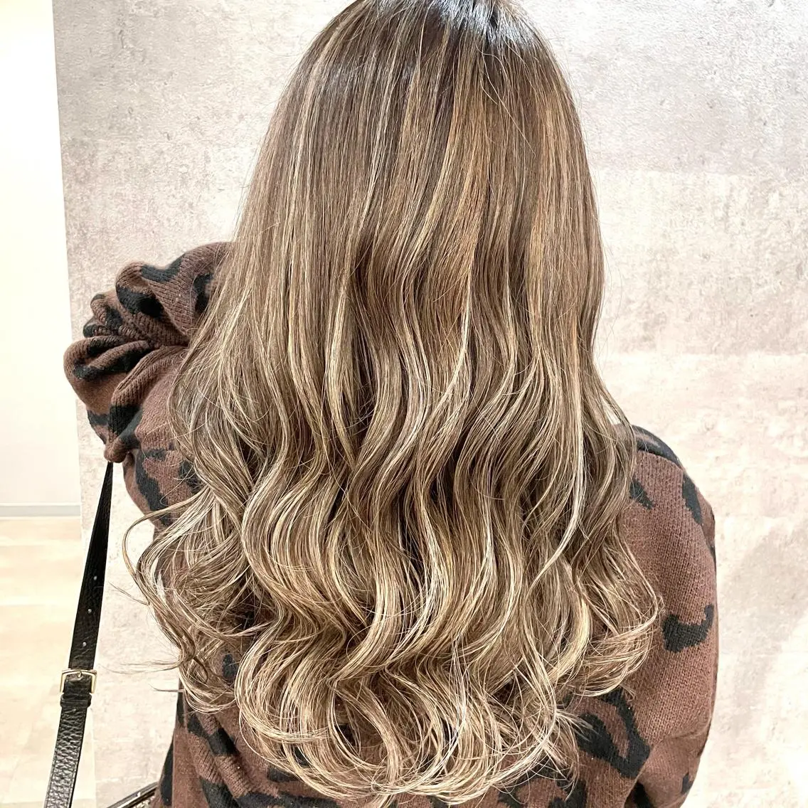 ロング カラー ハイライトカラー ハイライト ✨MiL✨ ✨心斎橋✨のヘアスタイル