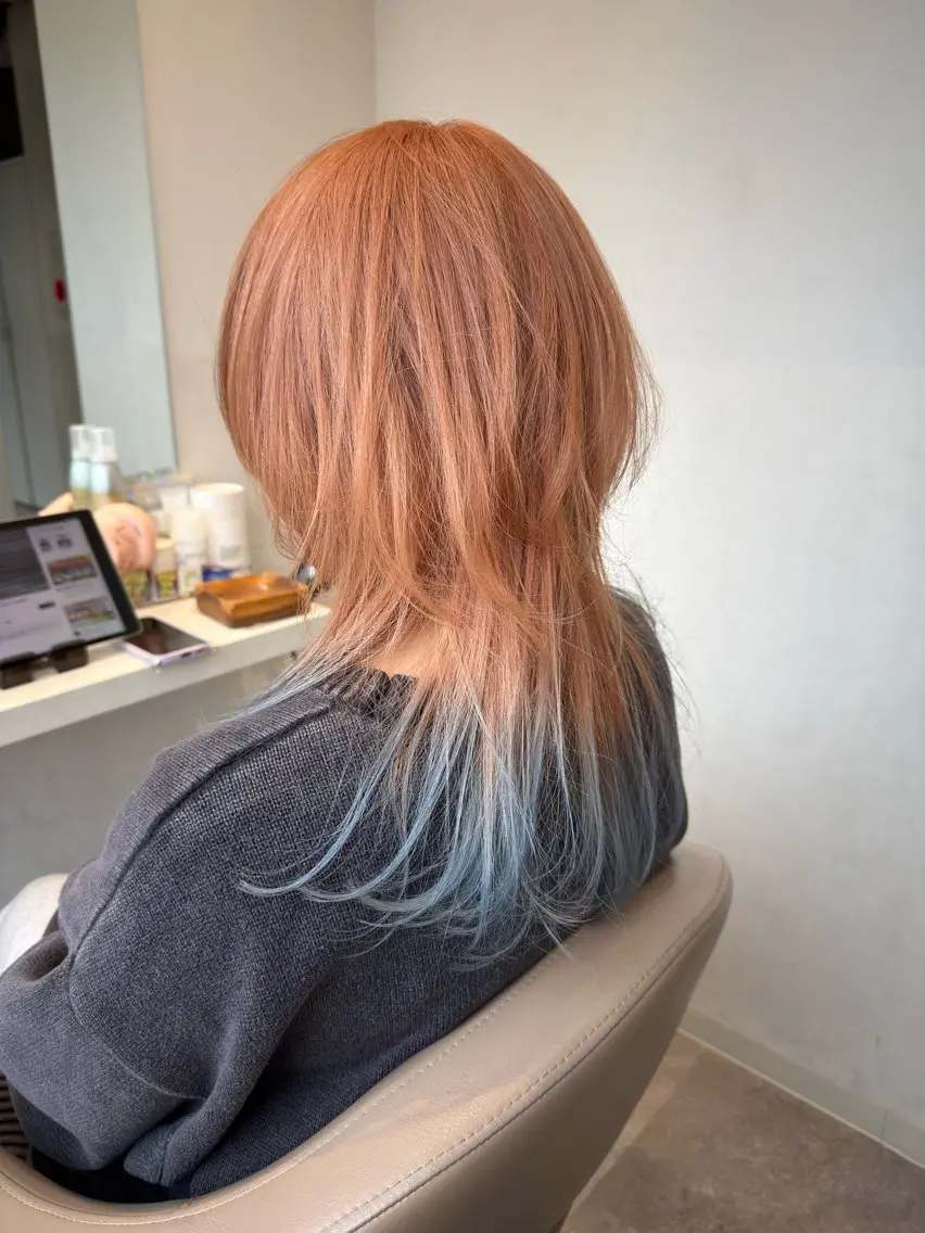 ロング カラー ブルーカラー オレンジ くびれヘア 🍇おぐら めぐみ🍇のヘアスタイル