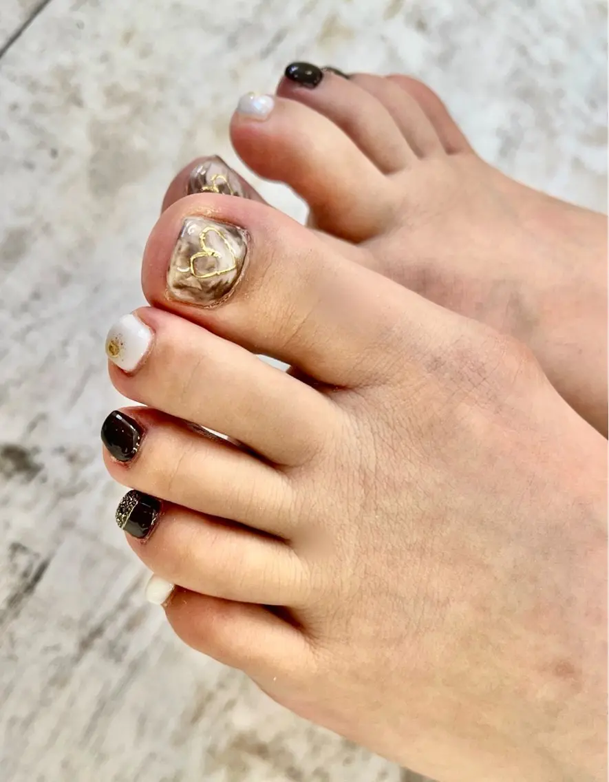 ネイル ハート ニュアンスネイル フットネイル Bianca赤羽 信末のネイルデザイン