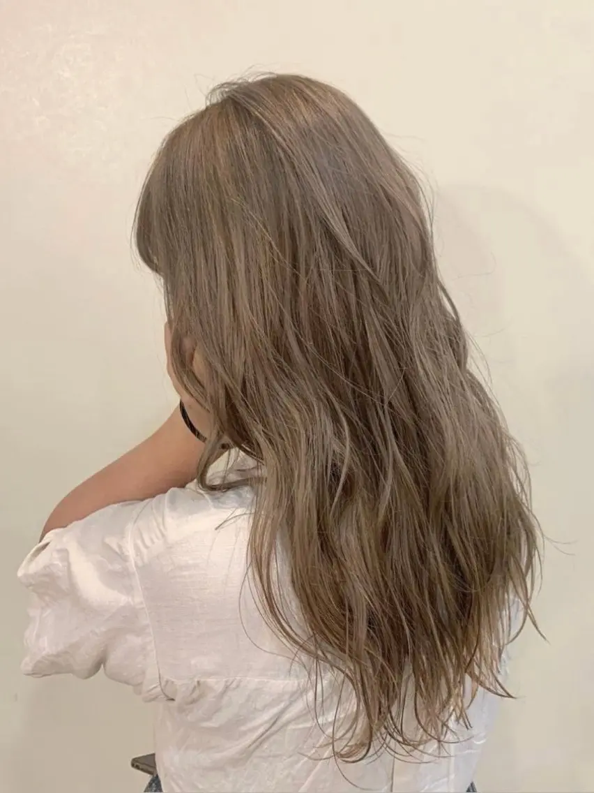 セミロング カラー 🌟カラー特化🌟 大村 遥咲のヘアスタイル