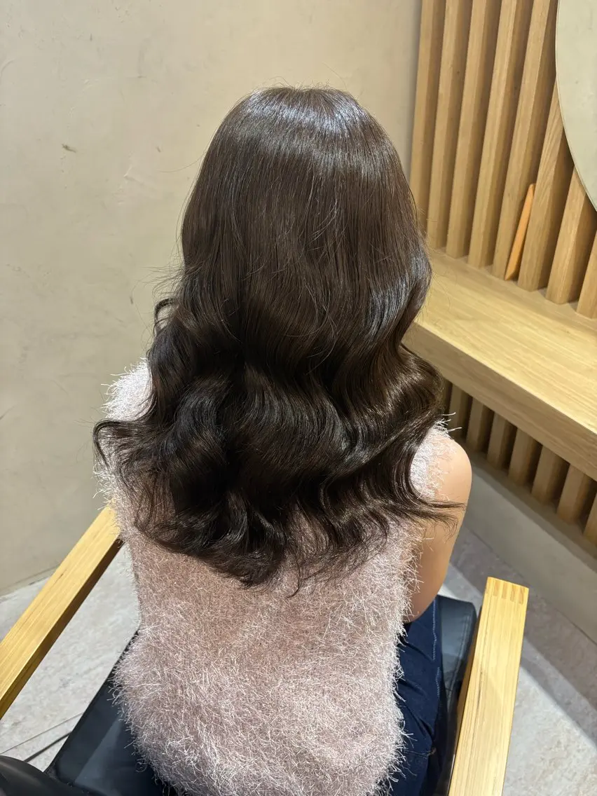 カラー 横内 英奈のヘアスタイル