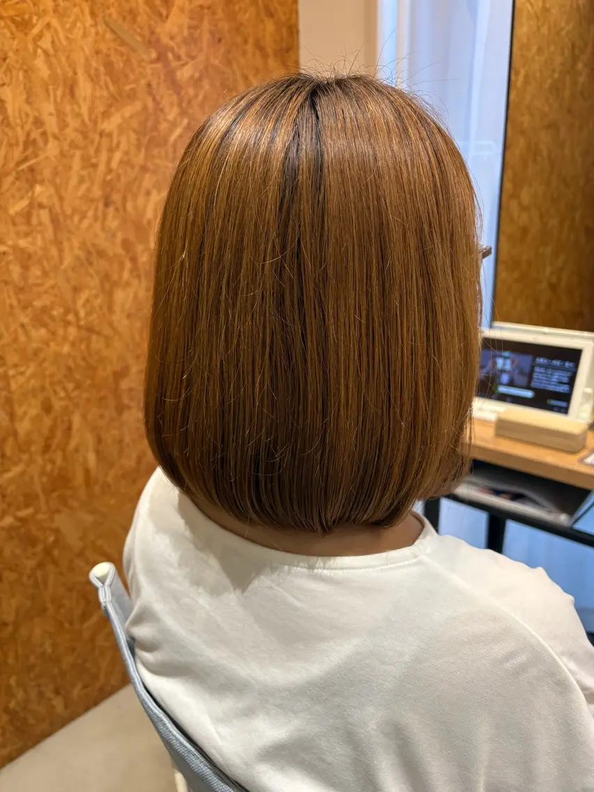 セミロング ウルフカット 折本 沙織のヘアスタイル