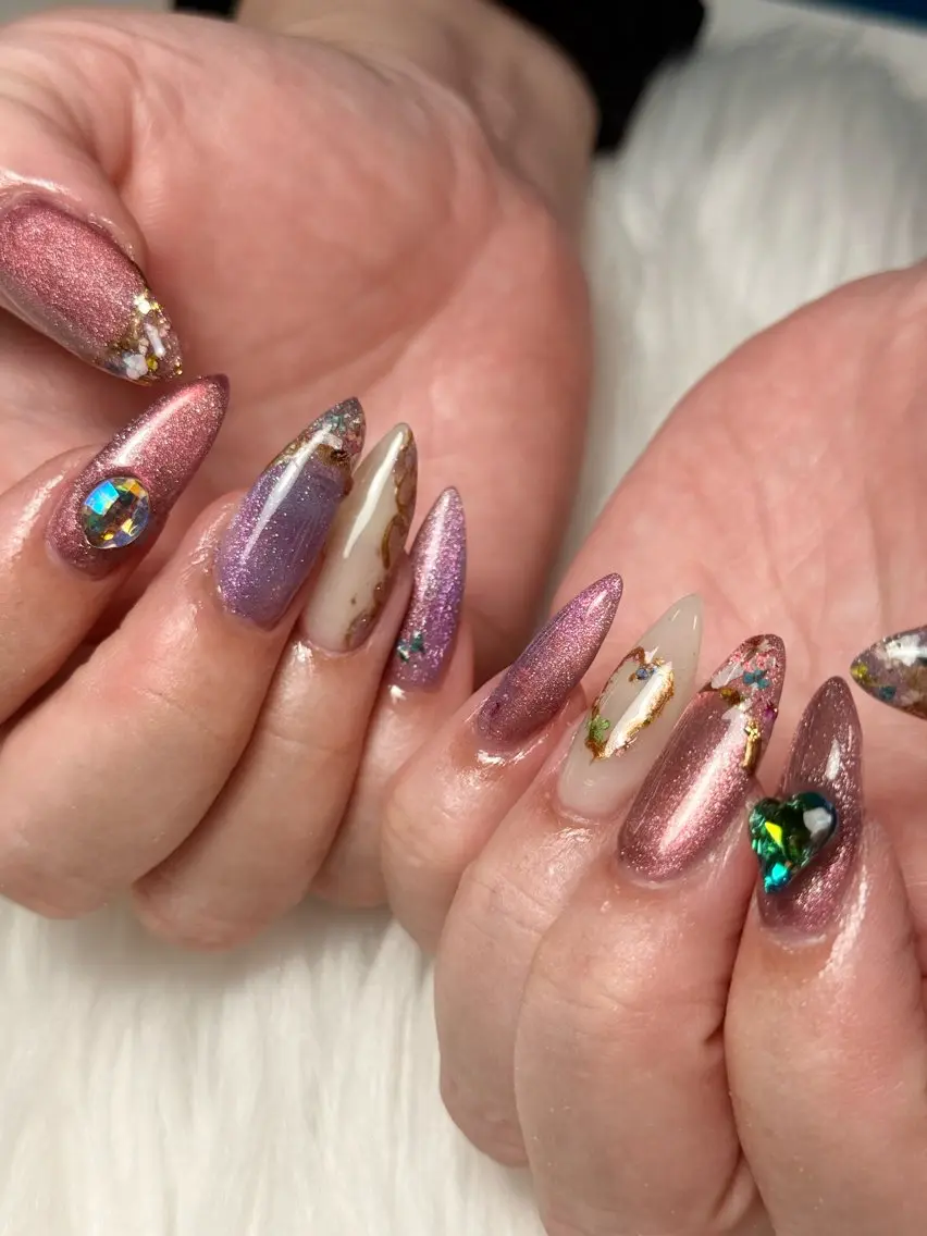 ロング ハンドネイル エム ⭐︎のネイルデザイン