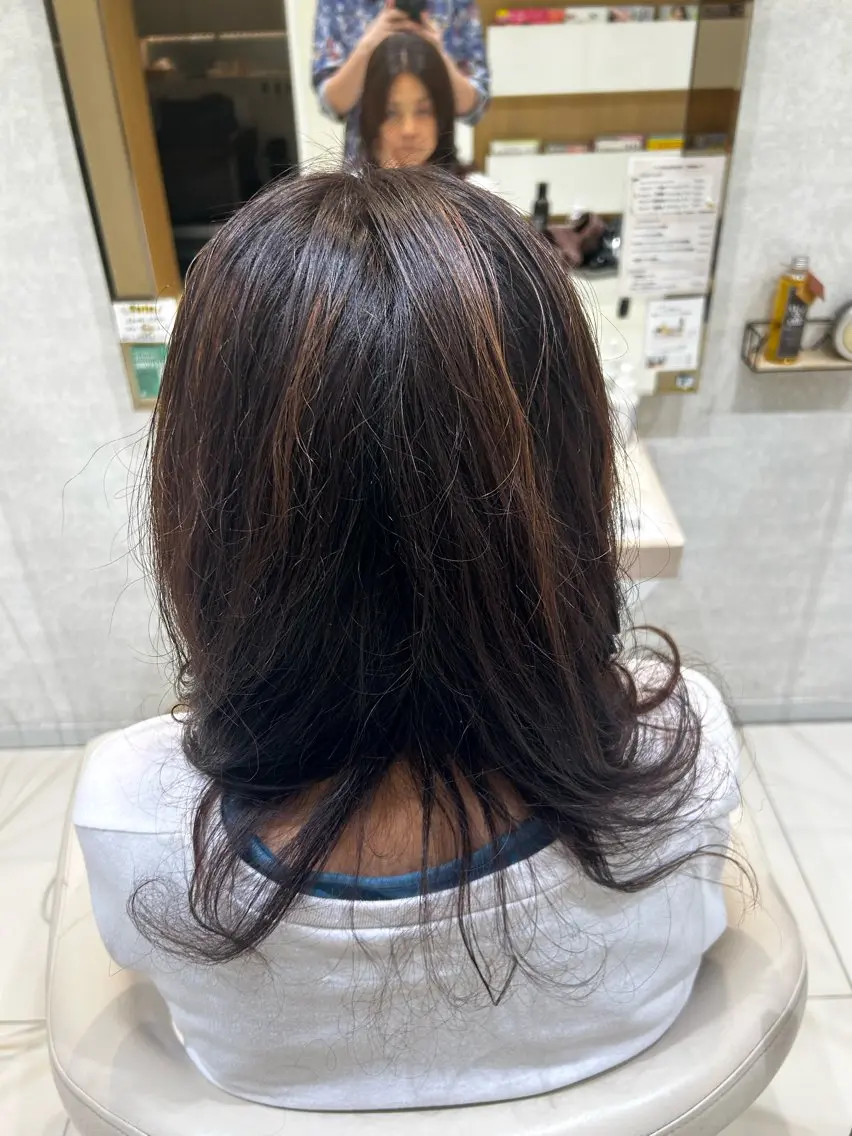 ミディアム カラー ハイライトカラー ハイライト カット トリートメント 縮毛矯正&髪質改善 西野のヘアスタイル