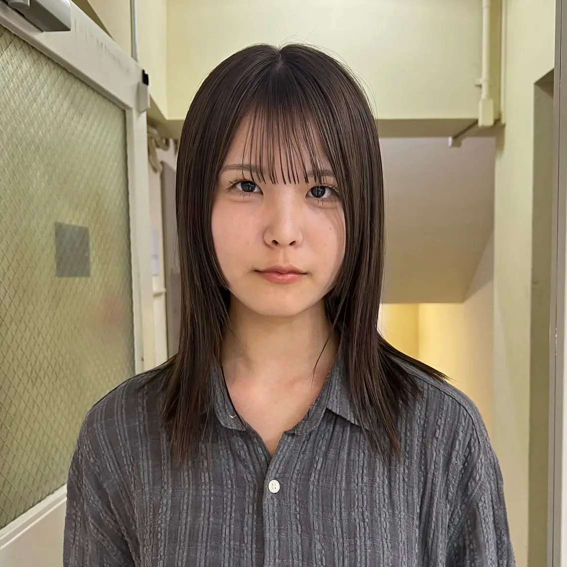 ミディアム カラー 透明感カラー グレージュ マツウラ サキミのヘアスタイル