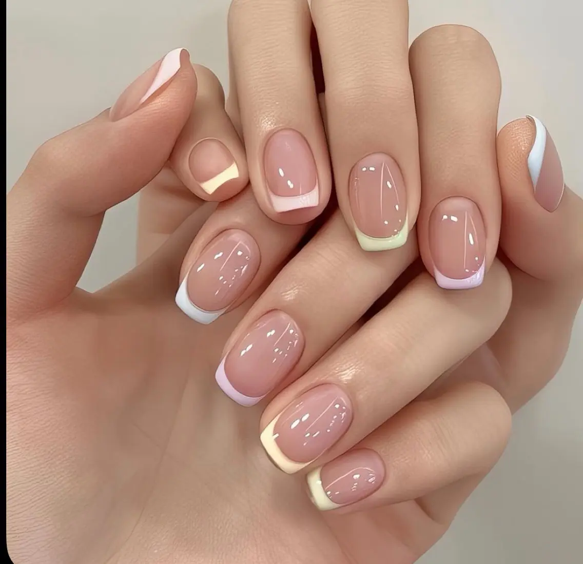 ネイル アートネイル フレンチネイル ジェルネイル グラデーション 韓国ネイル ハンドネイル Nail Kihi アミ🌷のネイルデザイン