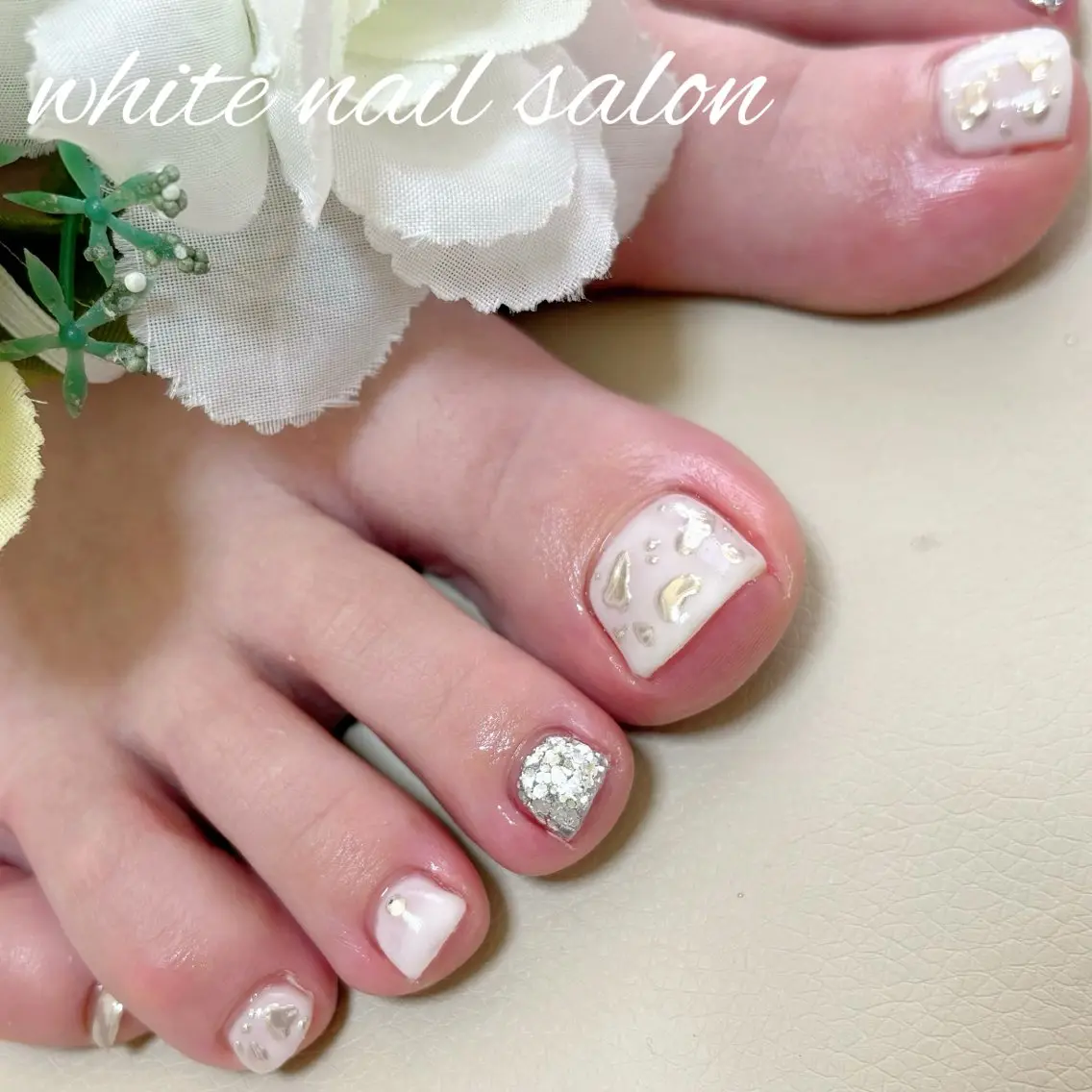 ネイル ホワイト フットネイル white nail salonのネイルデザイン