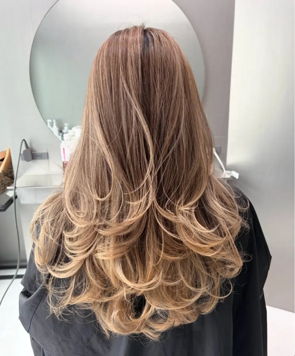 ロング レイヤーカット トリートメント ヘアカラー トリートメント Kotomi 🇺🇸💋のヘアスタイル