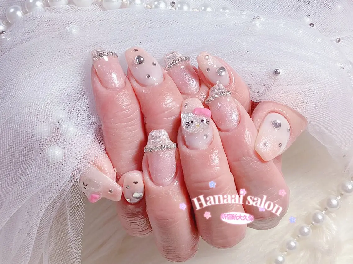 ミディアム ハンドネイル Hanaai Salon新大久保店のネイルデザイン