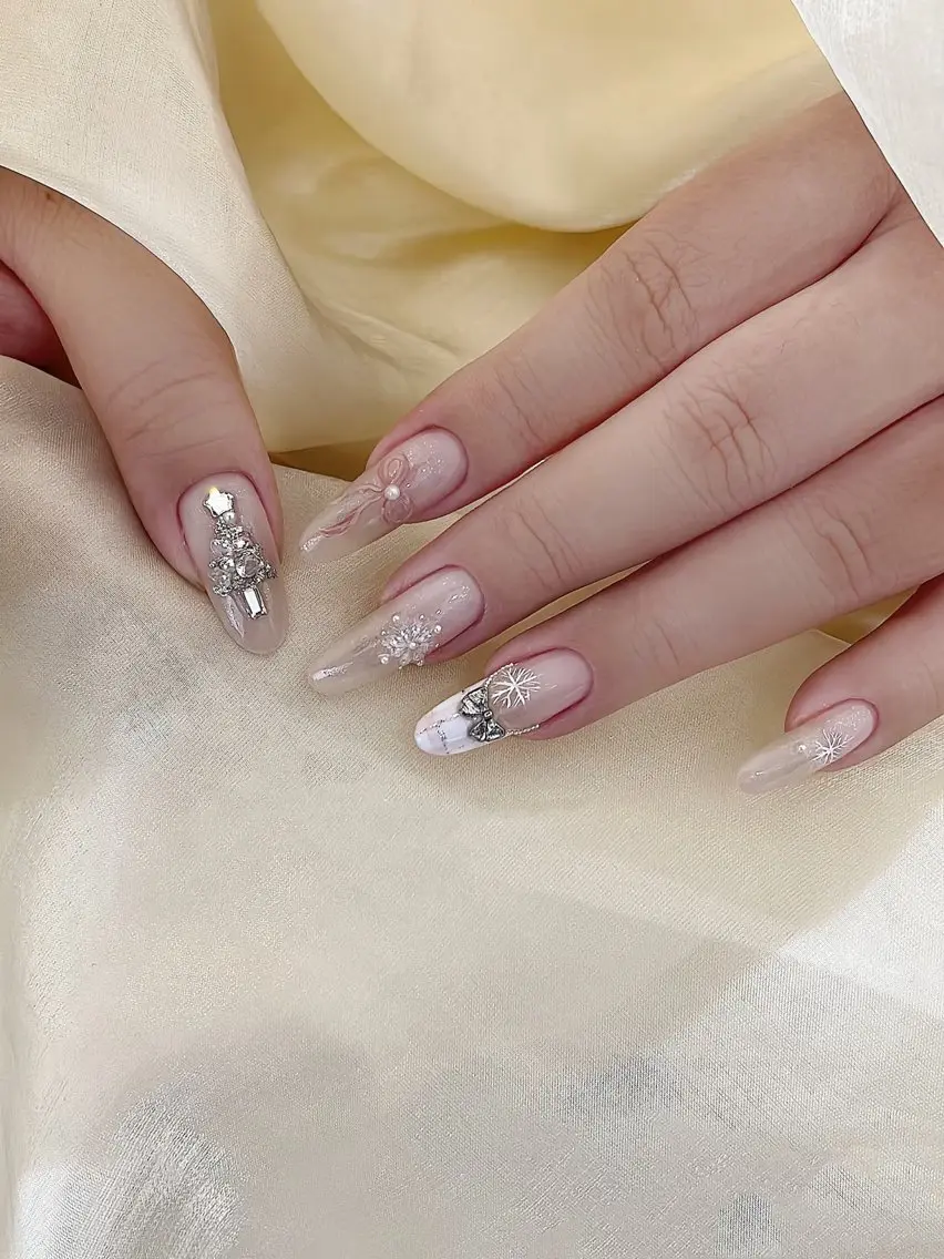 ネイル フラワーネイル フレンチネイル ジェルネイル ガラスフレンチ ハート ハンドネイル BabyYouMi nailのネイルデザイン