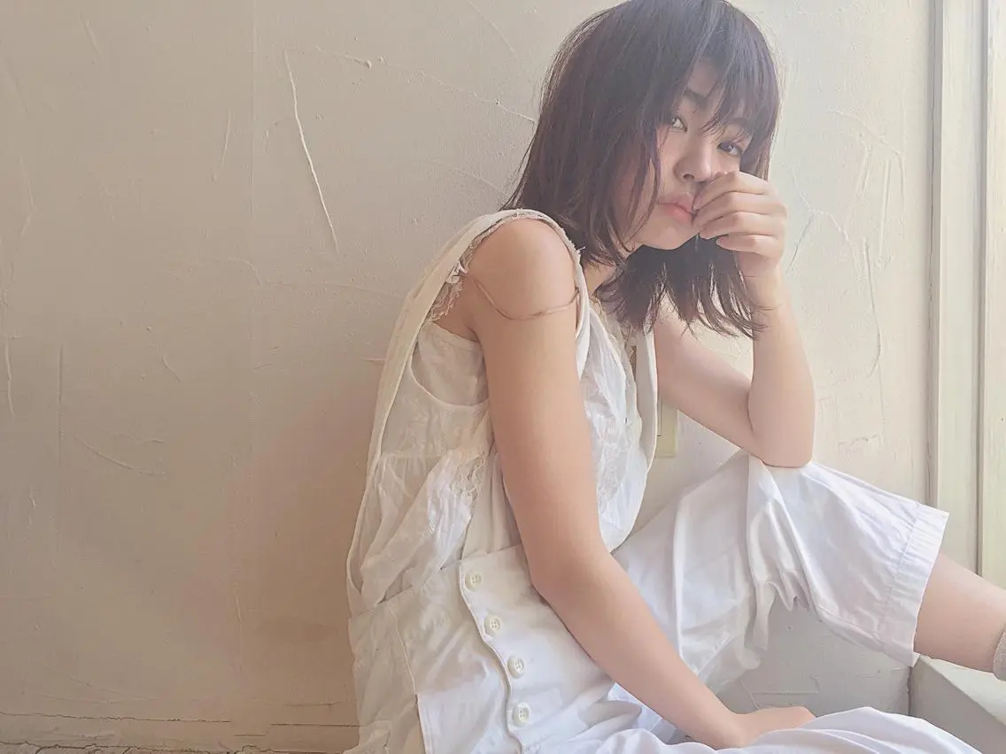 ミディアム セミロング カラー 山下 千明のヘアスタイル