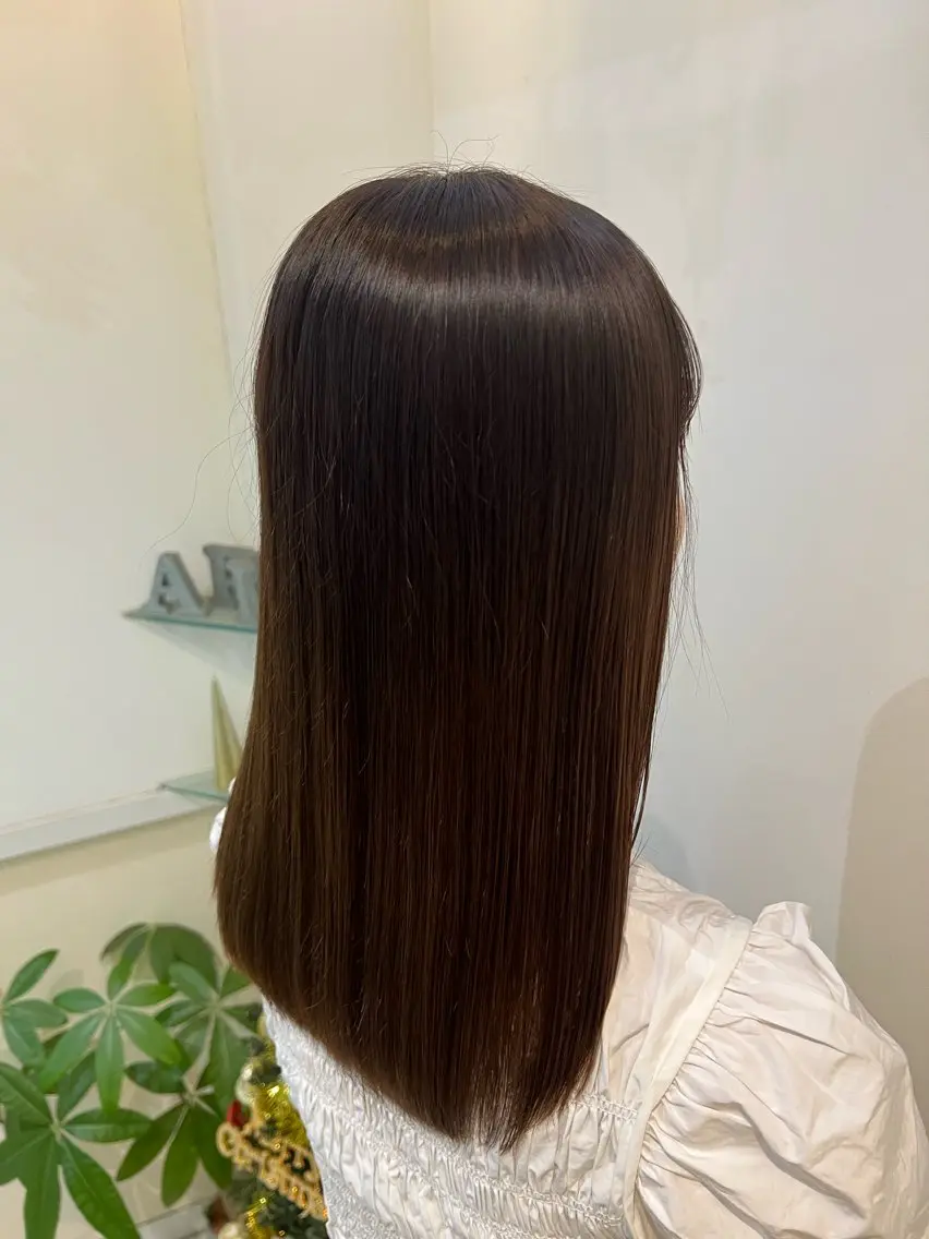セミロング 縮毛矯正 トリートメント ブリーチしない暖色 カラー🥀杉 優菜のヘアスタイル