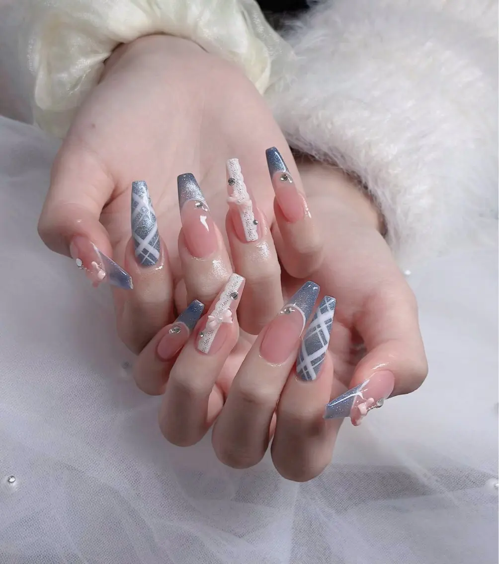 ネイル オーロラネイル フレンチネイル グラデーション ハロウィン 氷ネイル・うるうるネイル ハンドネイル H.baby Nail Salonのネイルデザイン