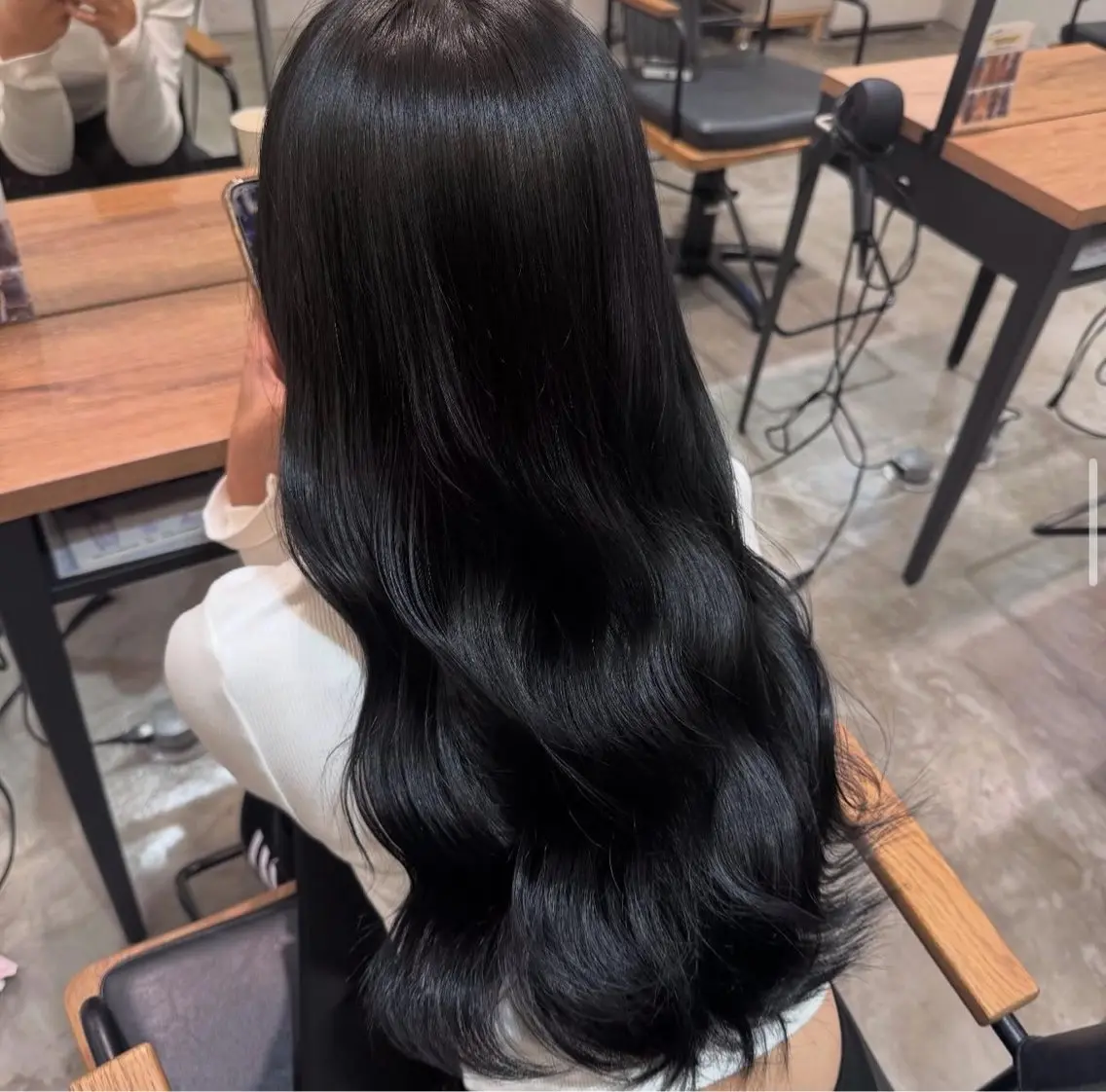 ロング カラー 黒髪 ブルーカラー ブルーブラック 透明感カラー GRANDEUR natsukiのヘアスタイル